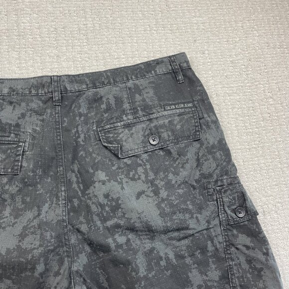 Calvin Klein Cargo Shorts Mens 38 Grey / Black Camo Camouflage Outdoor Y2K - Picture 12 of 14
